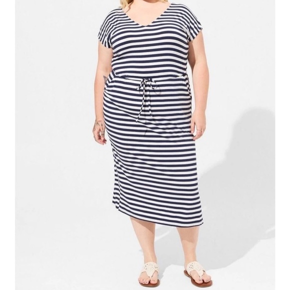 Size 1X Torrid Midi Super Soft Dolman Sleeve Side Slit Navy Blue Dress - Picture 1 of 7
